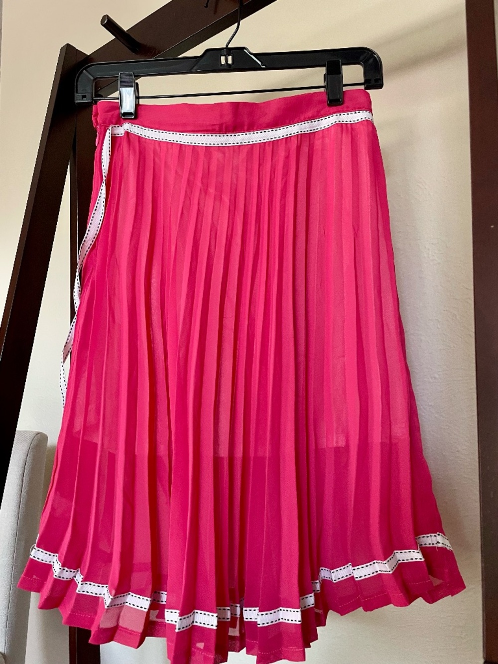 Korean Designer Hot Pink Pleated Chiffon Mini Skirt | White Ribbon Trim S